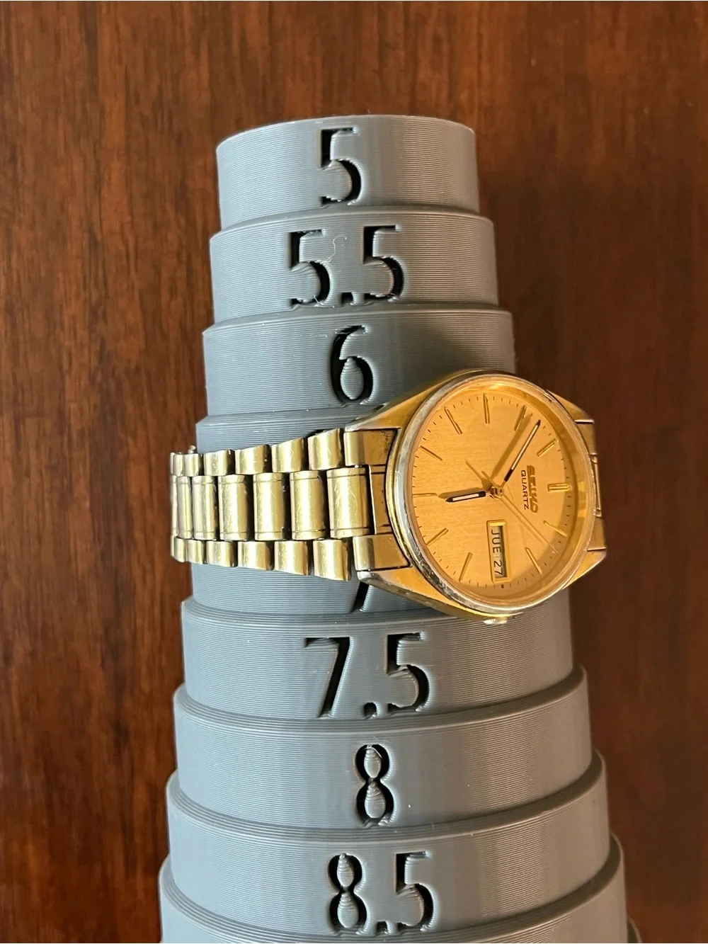 Vintage Men’s Seiko 7N43-7A50 Champagne Dial 7 Inch Wrist Running